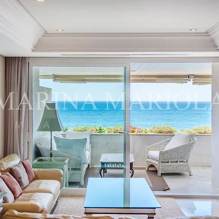 Marina Mariola Μαρμπέλλα