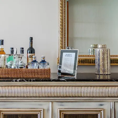 Marina Mariola Μαρμπέλλα