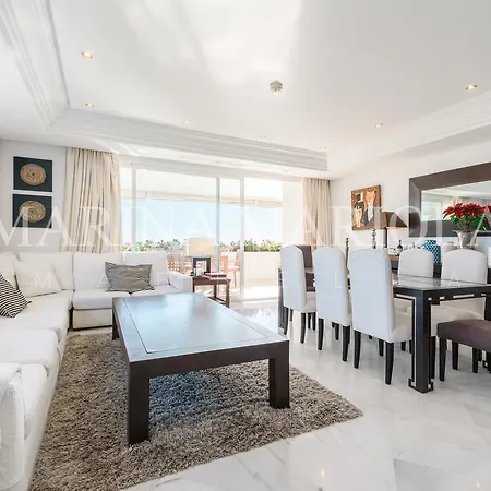 Marina Mariola Μαρμπέλλα