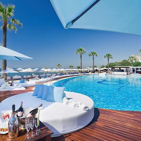 Marina Mariola Resort *