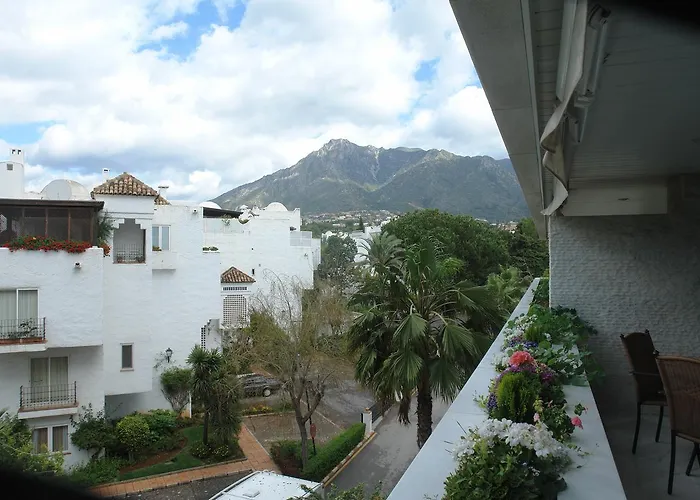 Marina Mariola Resort *