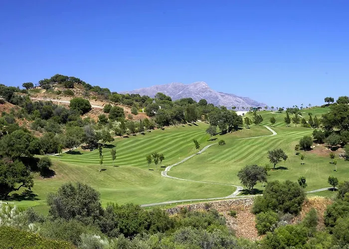 Marina Mariola Resort