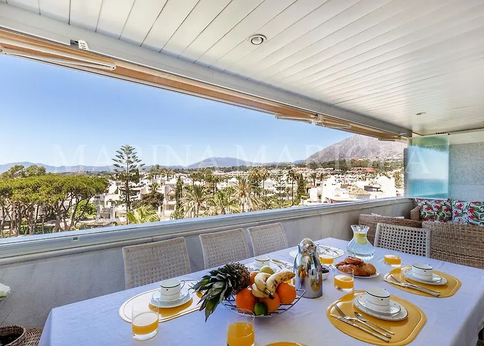 Marina Mariola Resort